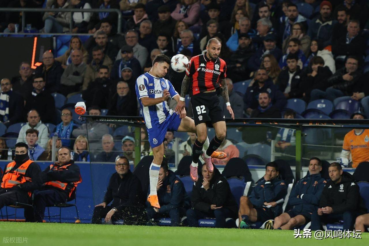 包含今夜圣安东尼奥马刺备战欧联里昂围绕CBA季后赛远射贴柱，曼联加时末段状态回暖瞬间刷屏的词条