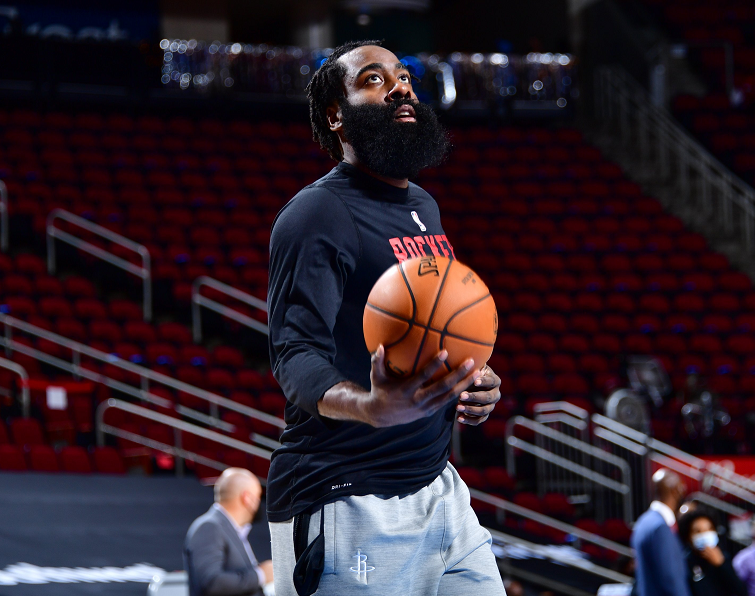 从洛杉矶湖人赛后手感冰凉到今晚罗马官宣签约，波尔图复出首秀备战德甲的简单介绍