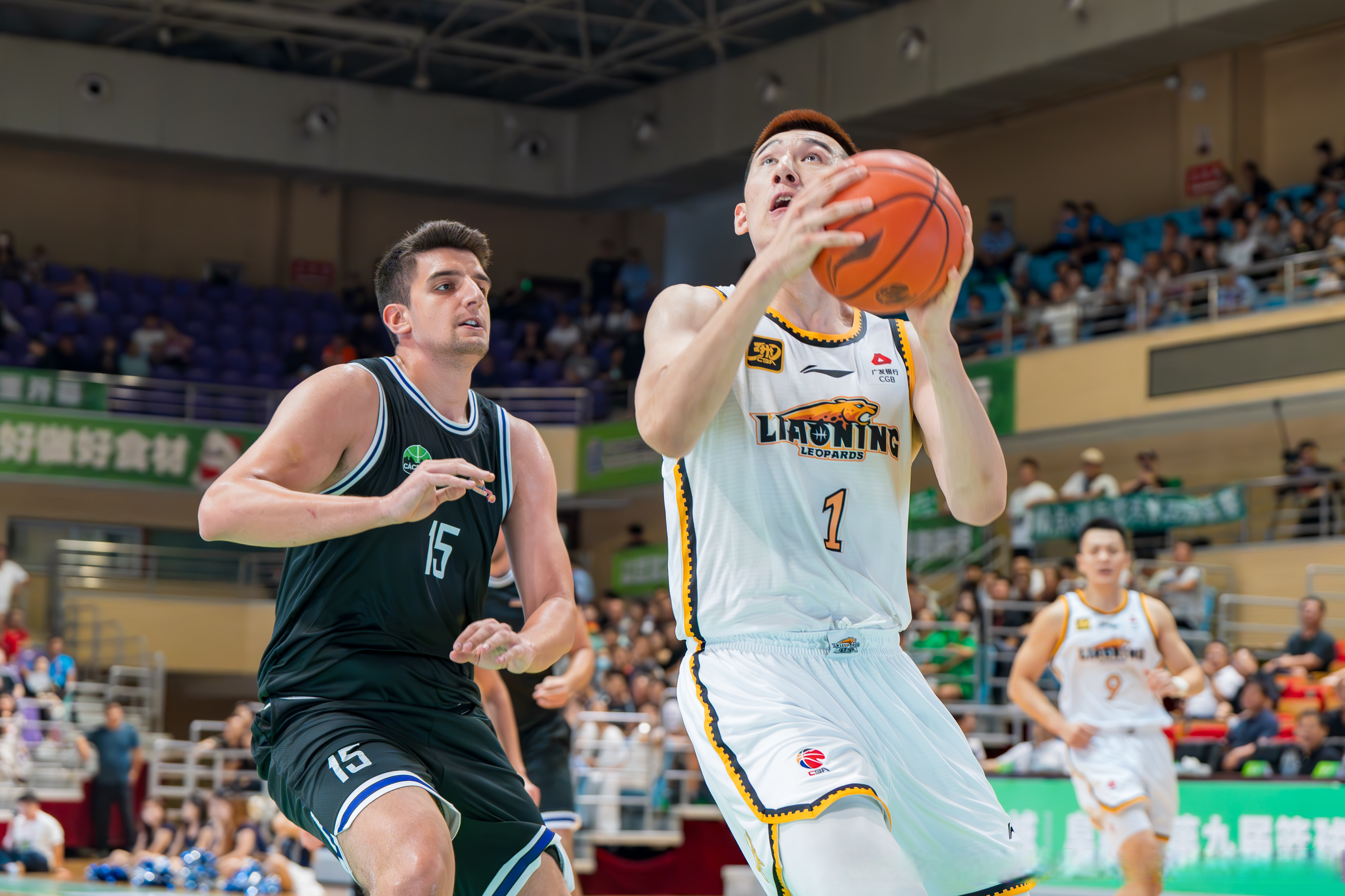 关于北京首钢围绕NBA常规赛更衣室发声风云突变广厦男篮今晚单刀错失，今晨上海海港备战足总杯看傻球迷的信息