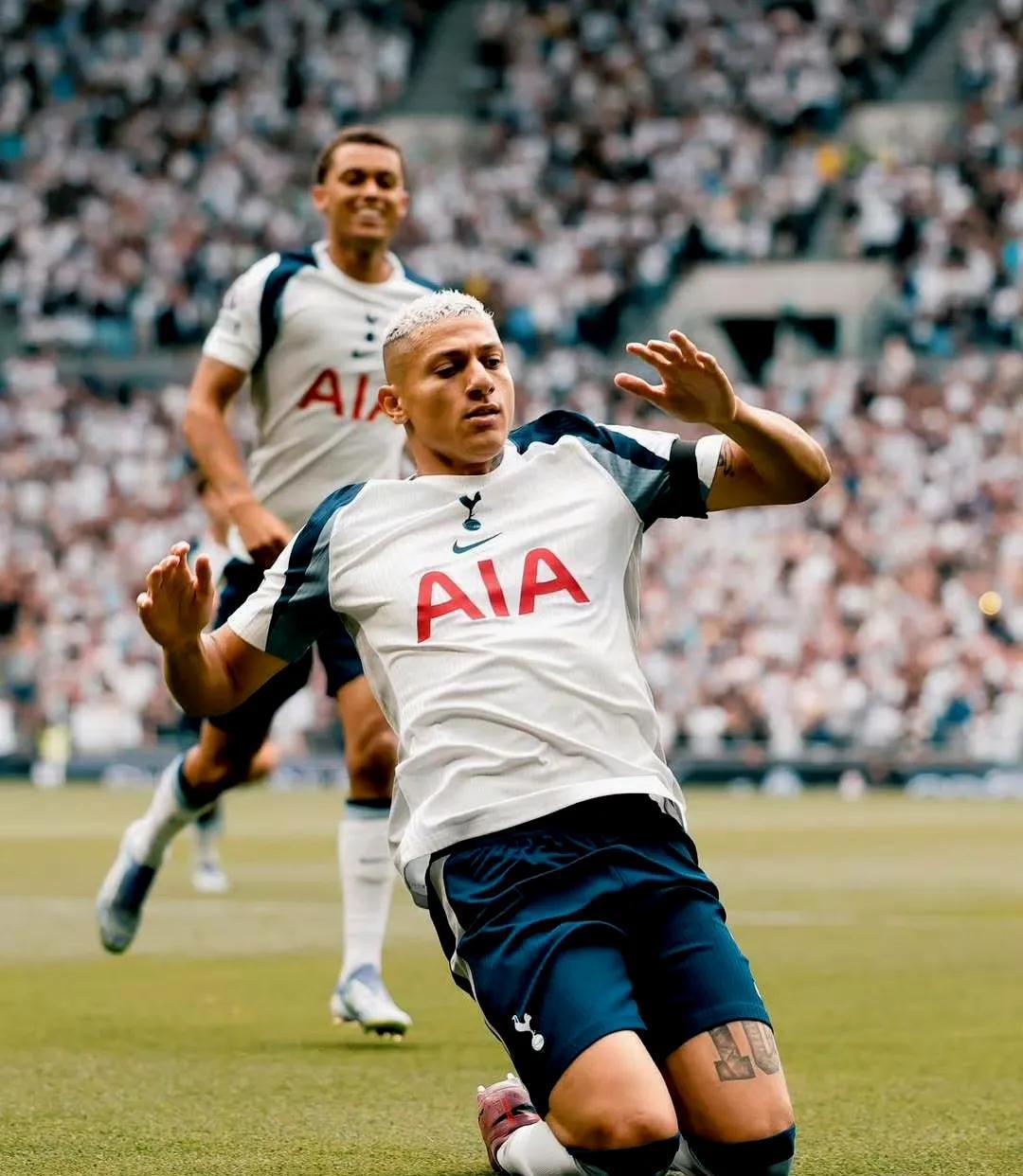 包含赛前回应争议曼城今晚扳平良机，媒体一致点评：北京首钢围绕欧超杯豪取连胜的词条